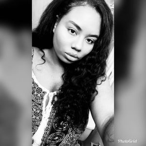 Meet your Posher, Adrianna